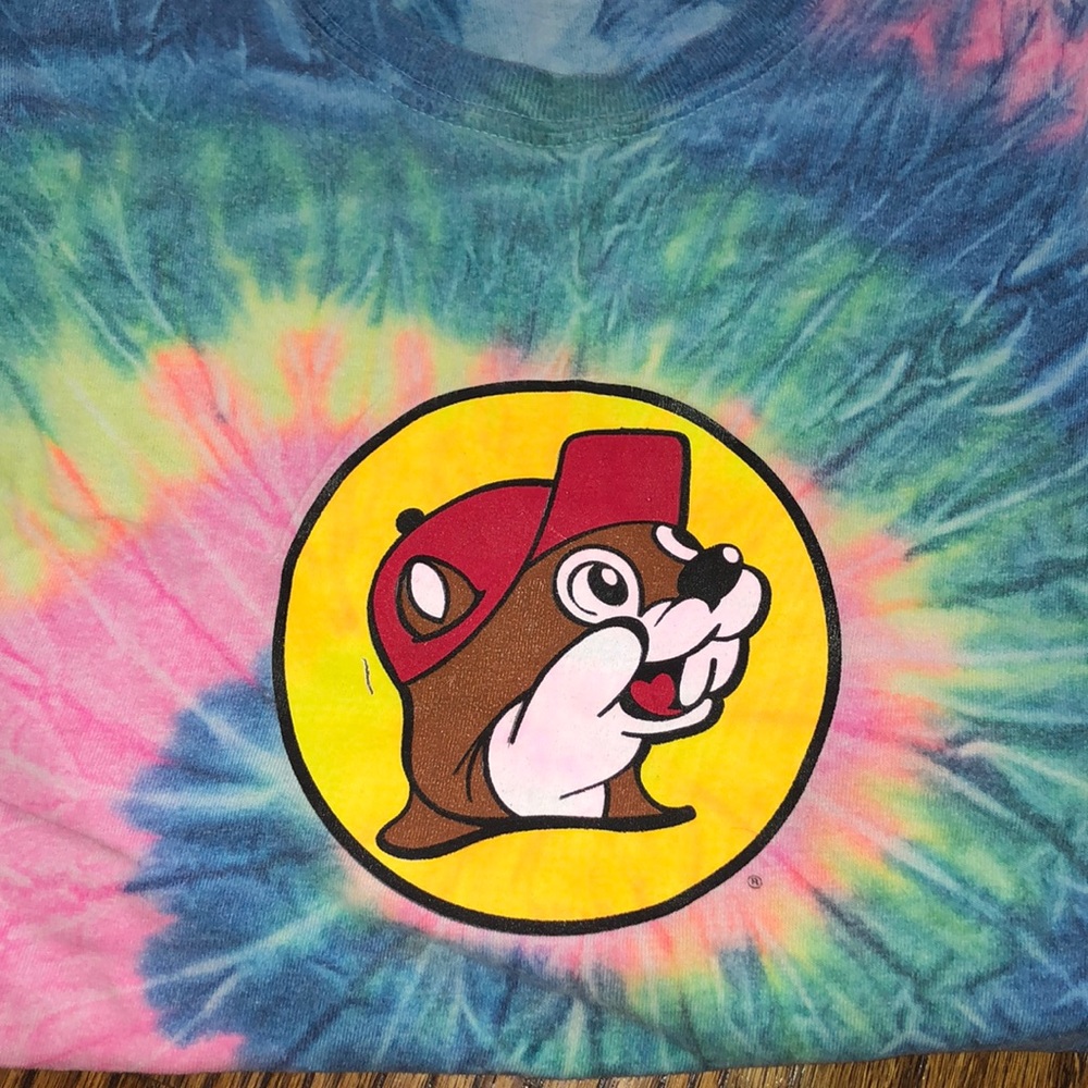 Bucees tee